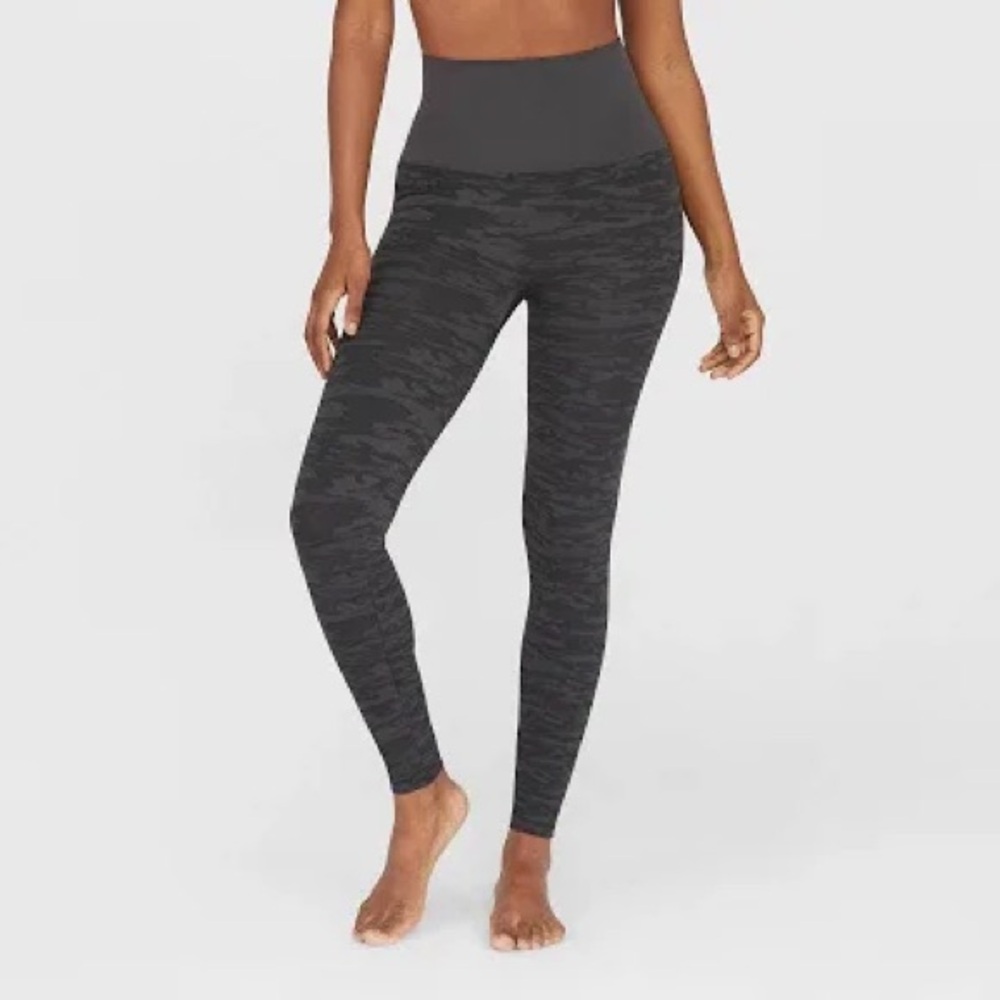 Assets by Spanx gray camo seamless‎ leggings women’s size large shapewear casual